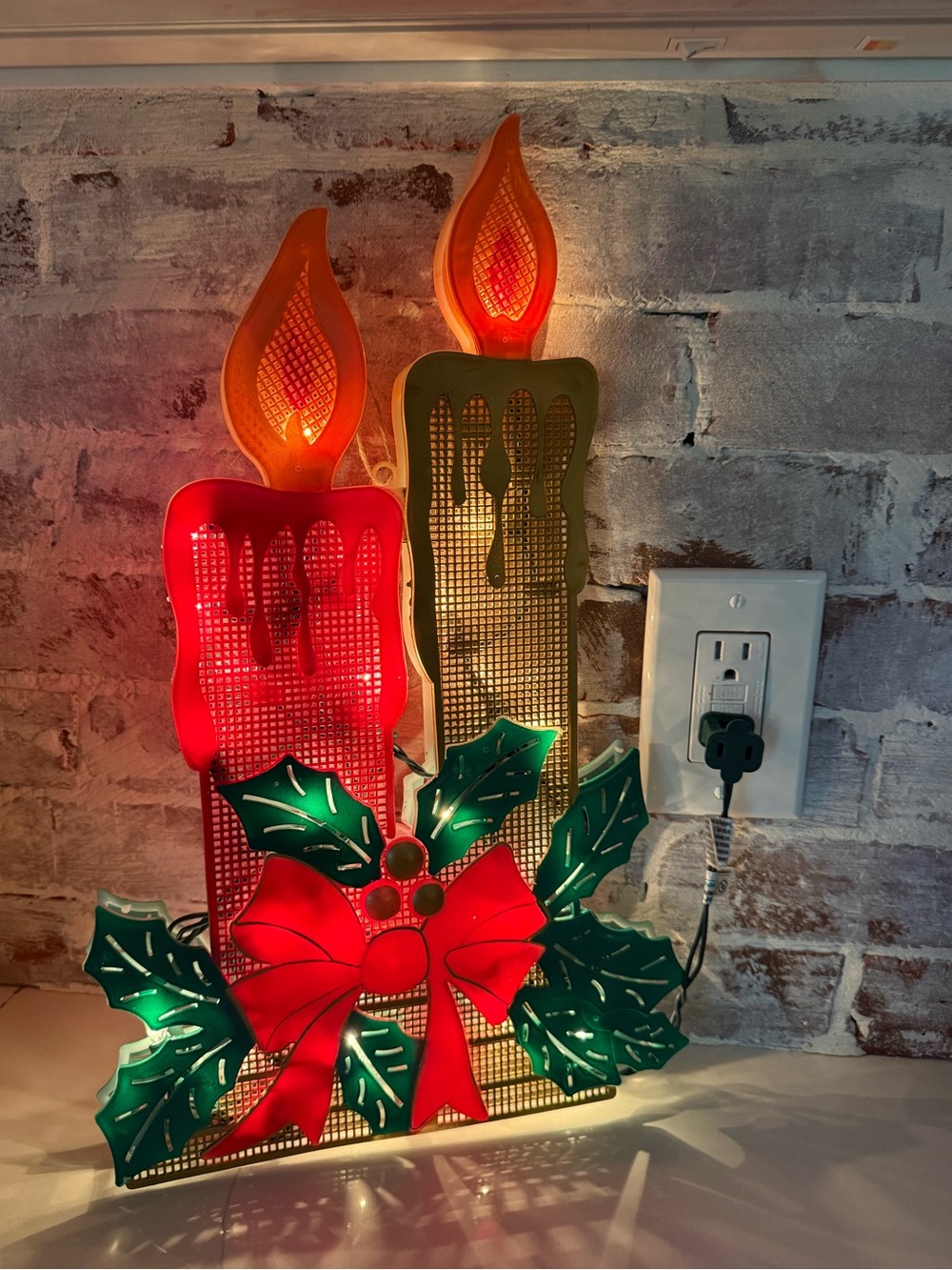 Vintage Festive Red and Green Holiday Lighted LED Candle Light Home Decor